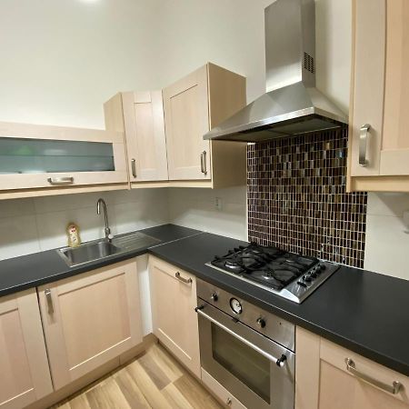 Spacious Apartment On Wenceslas Square Prague Exterior photo